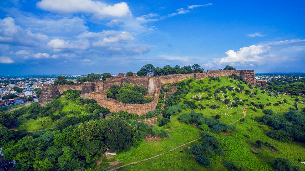 GORAKHPUR TO JHANSI CABS
